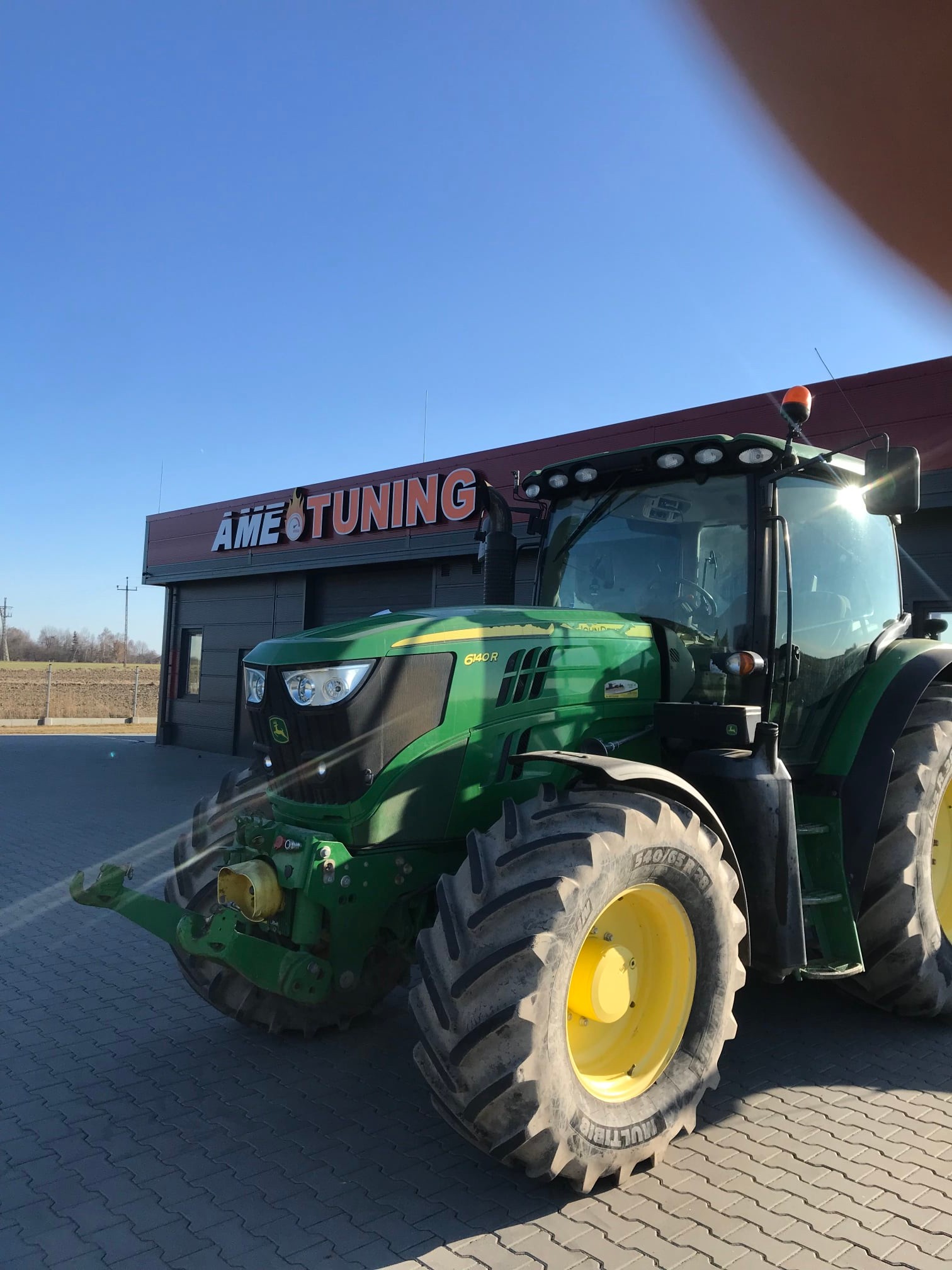 John Deere 6140R