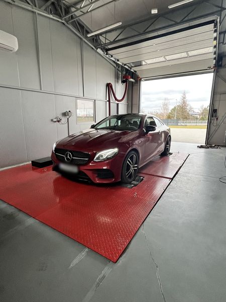 Mercedes E400 3.0T 333KM