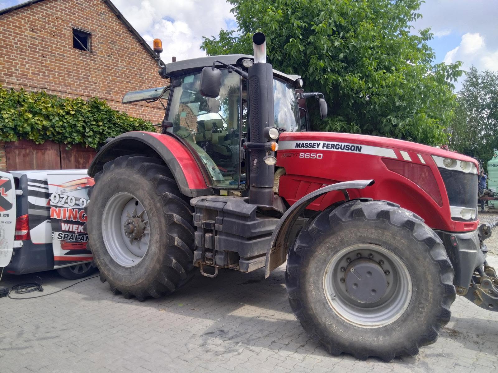 Kolejny Massey Ferguson tym razem 8650 .Została wykonana nasza autorska modyfikacja Stage1 .Różnica w...